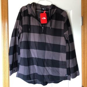 The North Face Relaxed Fit Quarter Zip